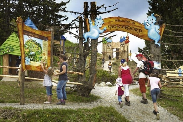 Geisterdorf Eingang Sommer