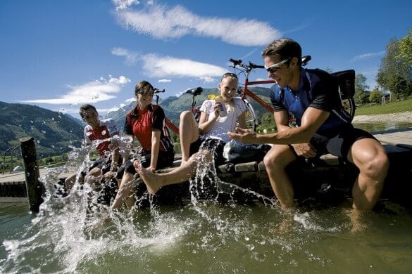 Gruppe am See